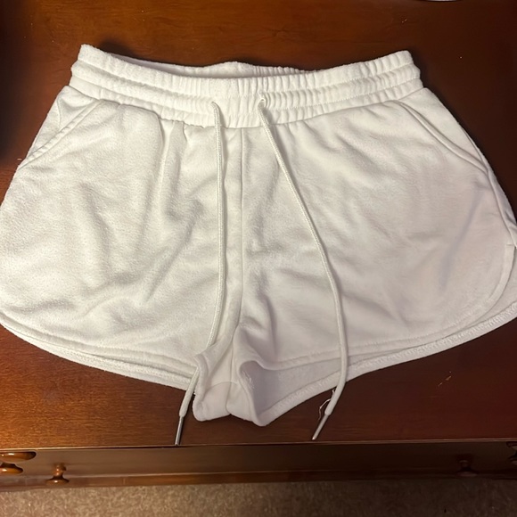 Sincerely Jules White Sweatshorts - Picture 1 of 2